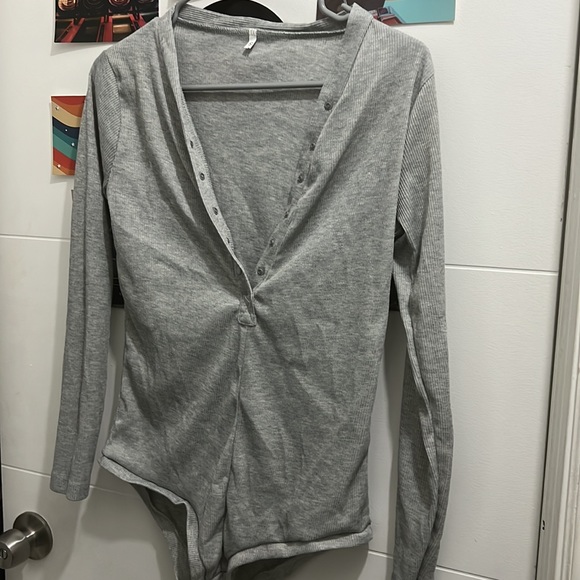 Cozy snap romper new with out tags - Picture 5 of 8